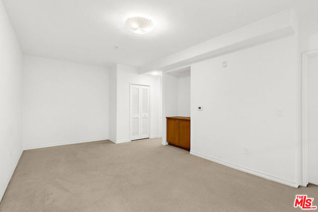 629 Traction Avenue, Los Angeles CA: https://media.crmls.org/mediaz/c7009230-b53d-4668-a127-094dcc33b6aa.jpg