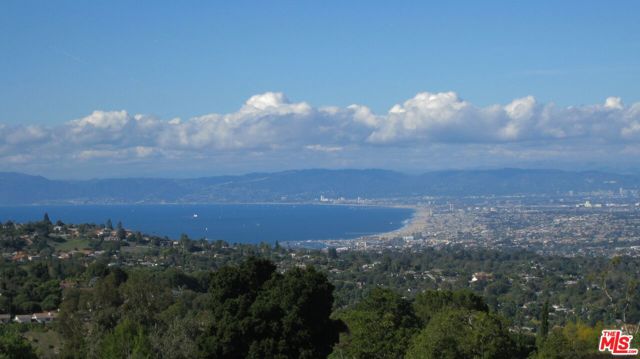 30 Portuguese Bend Road, Rolling Hills, California 90274, 4 Bedrooms Bedrooms, ,4 BathroomsBathrooms,Residential,Sold,Portuguese Bend,25552299