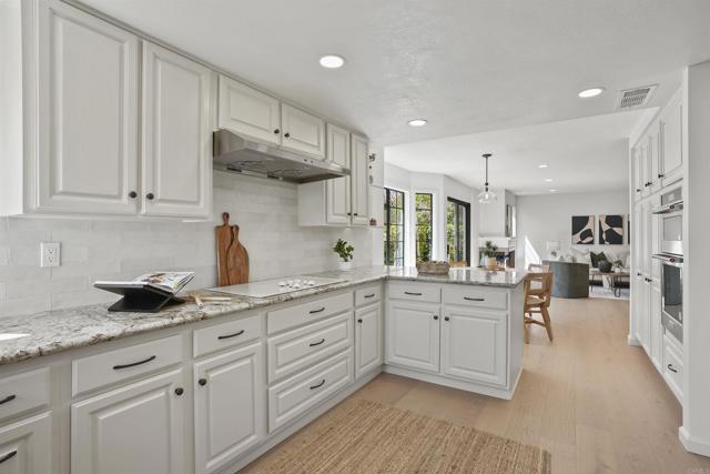 Detail Gallery Image 16 of 40 For 1240 Ladera Linda, Del Mar,  CA 92014 - 3 Beds | 2/1 Baths
