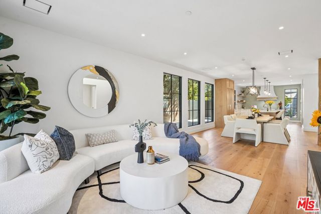 4034 Coolidge Avenue, Culver City CA: https://media.crmls.org/mediaz/c7024741-690c-4349-80f5-8d98c6befc15.jpg