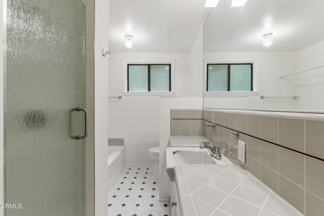 Detail Gallery Image 13 of 21 For 1407 Meridian Ave, South Pasadena,  CA 91030 - 3 Beds | 2 Baths