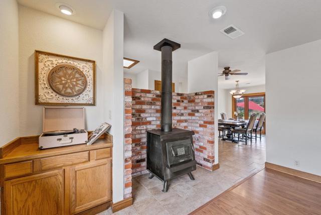 17529 Cross Road, Salinas CA: https://media.crmls.org/mediaz/c702e725-91f0-4539-98dd-7094c3dae43a.jpg