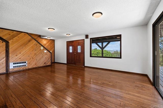 Detail Gallery Image 9 of 47 For 10447 Chevy Lane Ln, La Mesa,  CA 91941 - 3 Beds | 2 Baths