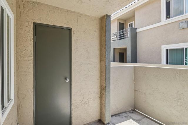 7565 Charmant Dr, San Diego CA: https://media.crmls.org/mediaz/c7035fd0-a6b1-4913-94eb-bc0f42f5e6a1.jpg