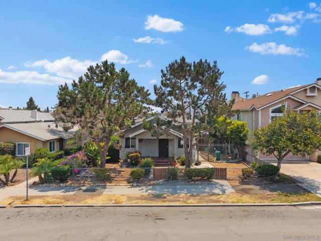 3941 45 32nd St, San Diego CA: https://media.crmls.org/mediaz/c703de8e-9ded-4b29-8f21-33bb79d316d6.jpg