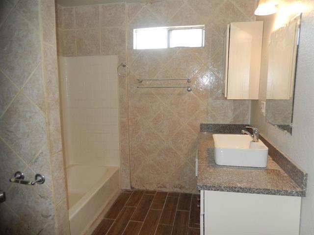 1579 Michigan Avenue,  CA: https://media.crmls.org/mediaz/c70409be-9514-436b-b67f-7e516aed1230.jpg