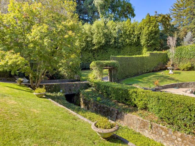 2155 Geri Lane, Hillsborough CA: https://media.crmls.org/mediaz/c7045de0-8edd-4f8a-9b1d-0fdcede3d362.jpg