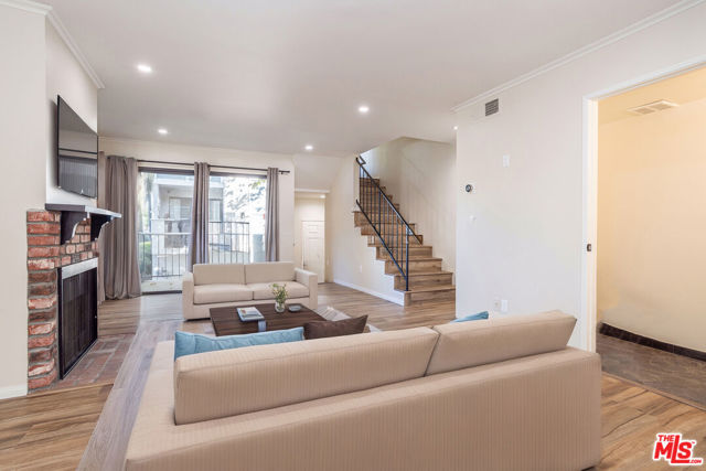 9140 Burnet Avenue, North Hills CA: https://media.crmls.org/mediaz/c704bdb1-b7d0-4b58-ba56-f35919b39d7a.jpg