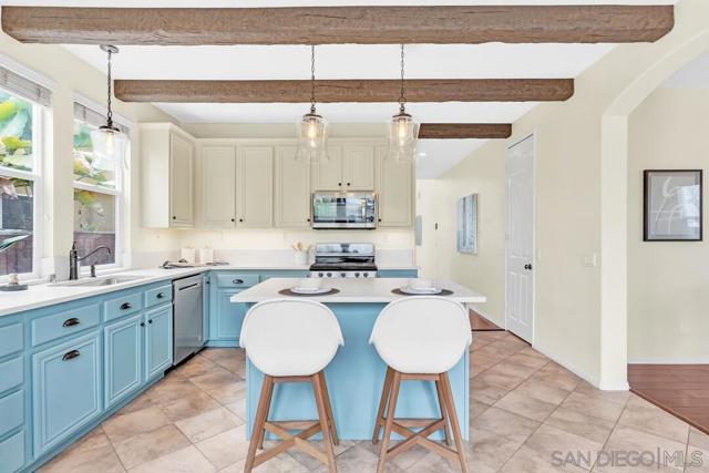 1531 Quiet Trail Dr, Chula Vista CA: https://media.crmls.org/mediaz/c705b663-3e24-45e5-b6f7-47d32a34fb4d.jpg