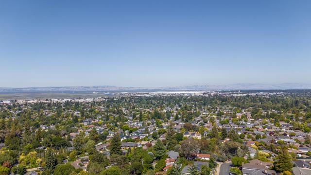 2935 Sherwood Drive, San Carlos CA: https://media.crmls.org/mediaz/c706faf3-15a1-426e-8fd3-ccbe1a7d66d1.jpg