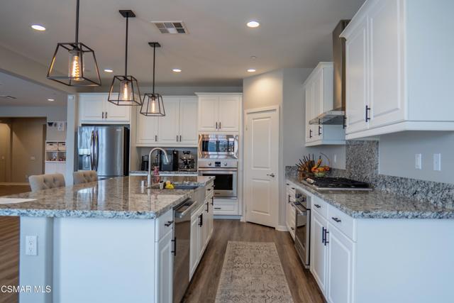 3262 Jacinto Court, Simi Valley CA: https://media.crmls.org/mediaz/c7071815-b54a-4d7c-9c73-7bd8329d47c0.jpg