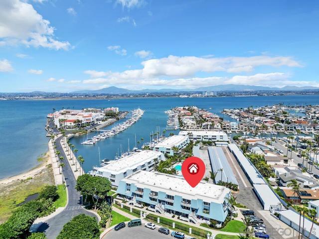 24 Montego Court, Coronado CA: https://media.crmls.org/mediaz/c7074247-6310-47c5-873a-ec4c39a0359c.jpg