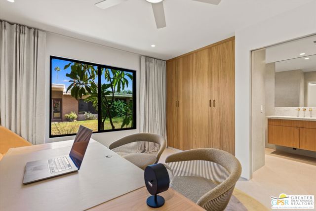 2264 Oakcrest Drive, Palm Springs, CA 92264