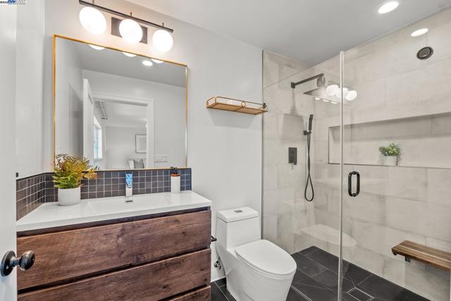 7574 Birkdale Dr, Newark CA: https://media.crmls.org/mediaz/c7078afc-ab89-4396-af89-8380d78dd498.jpg