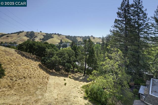 3288 Terra Granada Dr, Walnut Creek CA: https://media.crmls.org/mediaz/c707a45c-e4a3-406c-95a1-e3067c0c0622.jpg