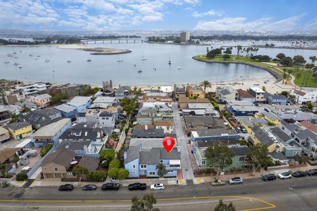 801 Allerton Ct, San Diego CA: https://media.crmls.org/mediaz/c7080c37-8573-4702-826b-68044bdbb185.jpg