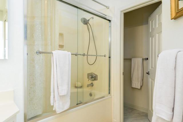 129 Outlook Circle, Pacifica CA: https://media.crmls.org/mediaz/c7084237-a852-41b4-8a52-d1efe1d0abab.jpg