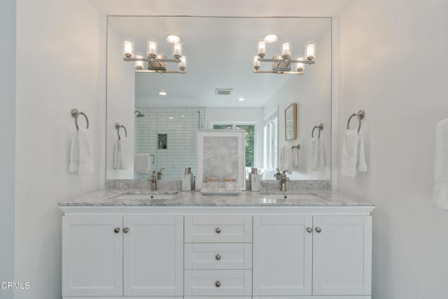 519 Paulette Place, La Canada Flintridge CA: https://media.crmls.org/mediaz/c7086dcb-c197-481e-84a6-11fd82896158.jpg