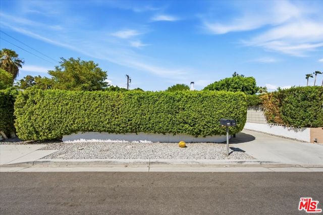 1328 E Camino Primrose, Palm Springs, CA 92264