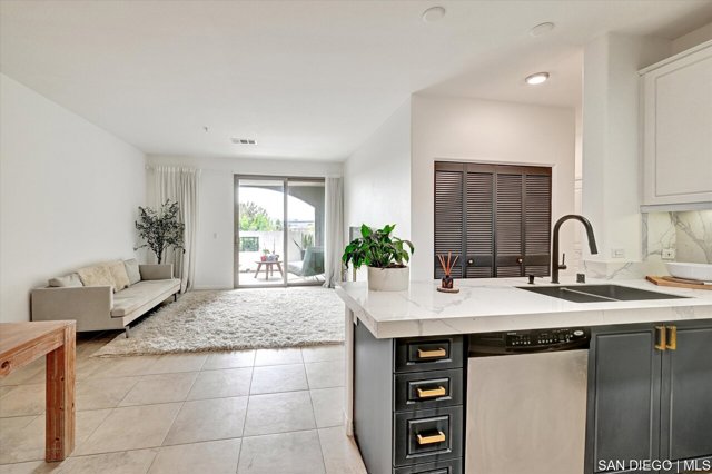 3877 Pell PL, San Diego CA: https://media.crmls.org/mediaz/c70991b4-5cf5-42c4-ad33-db52bdfa8fff.jpg