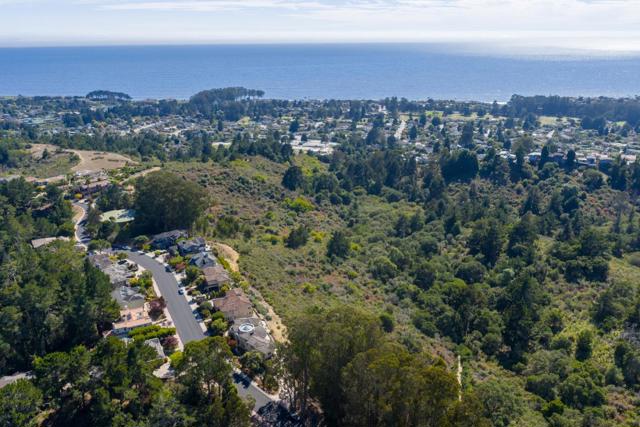 122 Zanzibar Drive, Aptos CA: https://media.crmls.org/mediaz/c709a266-853d-4bd9-88ff-069b3fb1607d.jpg