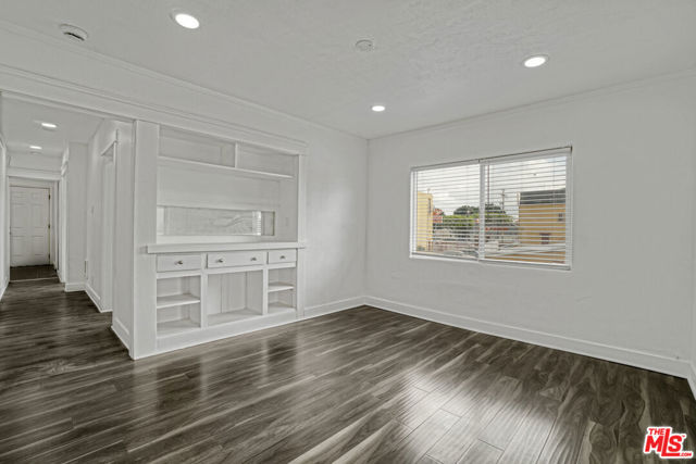 120 N Avenue 25, Los Angeles CA: https://media.crmls.org/mediaz/c70a42a8-39bb-4bc2-b07c-31e829614461.jpg