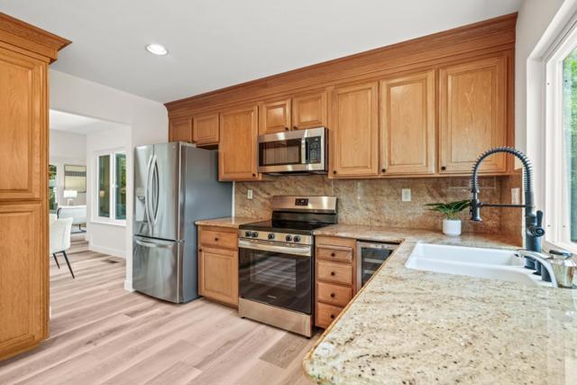 354 Port Royal Avenue, Foster City CA: https://media.crmls.org/mediaz/c70a63fc-5633-4fca-bbda-5d905cdbf0ac.jpg