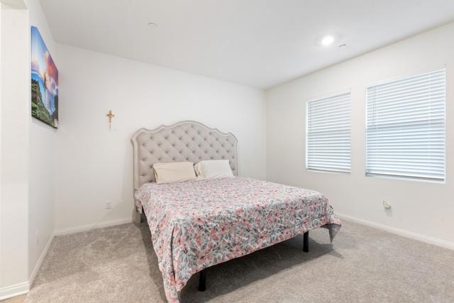 25709 Buckeye Meadow Lane, Homeland CA: https://media.crmls.org/mediaz/c70aba2d-bdce-4b50-afe1-4ba3c24e2fcf.jpg