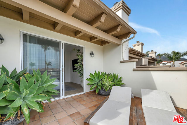 6442 Lunita Road, Malibu CA: https://media.crmls.org/mediaz/c70ac890-60f9-4059-915b-480cc18bed5a.jpg