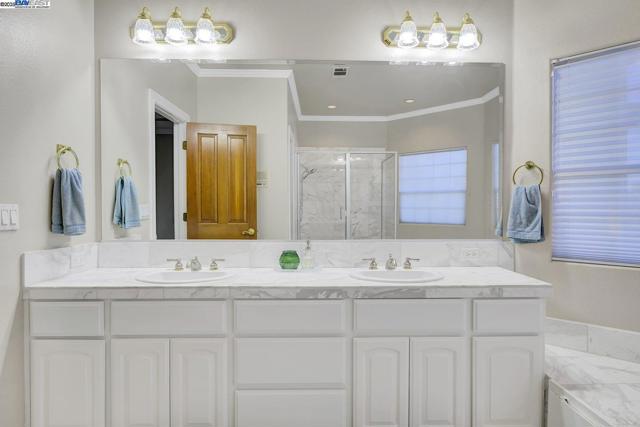 5771 Gateway Ct, Discovery Bay CA: https://media.crmls.org/mediaz/c70ad71b-3440-4b03-958c-b35c23f10348.jpg