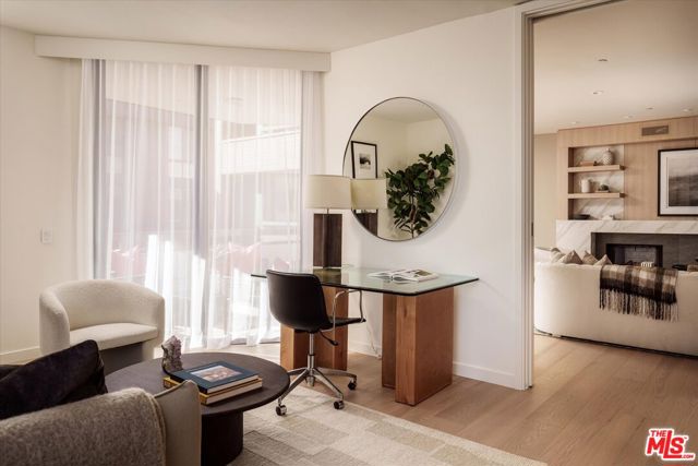 300 N Swall Drive, Beverly Hills CA: https://media.crmls.org/mediaz/c70b5ccb-0b53-439f-b36d-e2baab8720b8.jpg