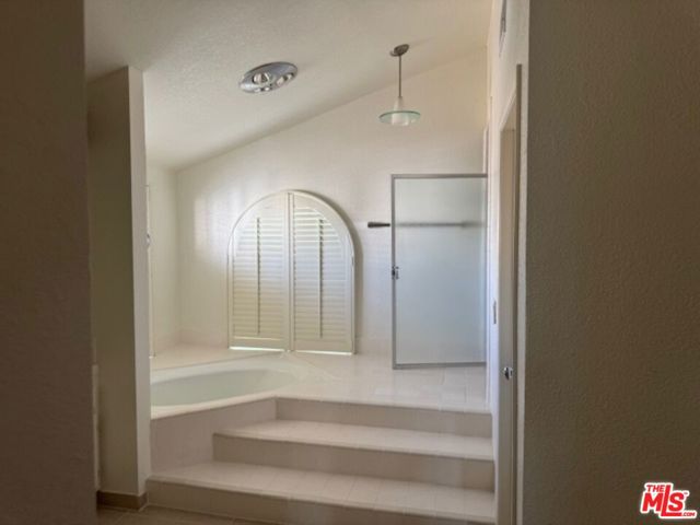 1141 17th Street, Santa Monica CA: https://media.crmls.org/mediaz/c70b6d88-e881-4a4b-b8bd-1298e875f9ed.jpg