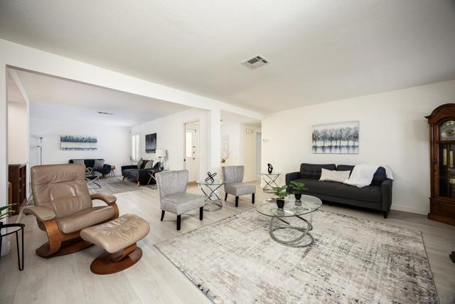 12466 Senda Rd, San Diego CA: https://media.crmls.org/mediaz/c70c1e0c-2c16-4d41-b835-01a6e93fd2f9.jpg