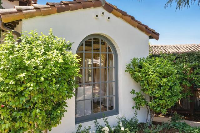 540 Parrott Drive, San Mateo CA: https://media.crmls.org/mediaz/c70cbb7c-c5d5-48b5-8446-8a7e808f82a7.jpg