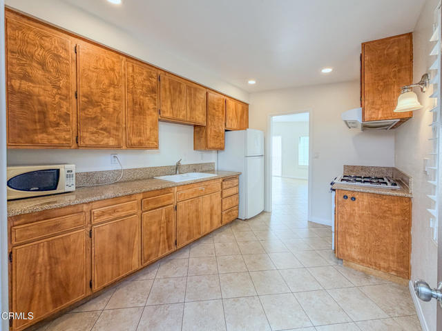 Detail Gallery Image 13 of 35 For 1065 Belfast Ln, Ventura,  CA 93001 - 3 Beds | 1 Baths
