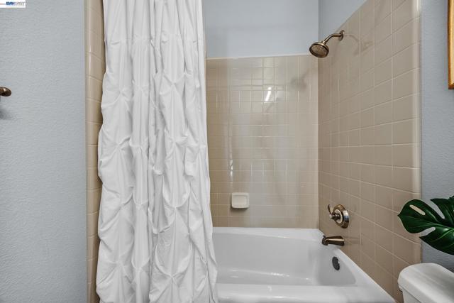 2170 Santa Croce Dr, Livermore CA: https://media.crmls.org/mediaz/c70d45c8-ad17-4fac-9147-7aa1afd6d582.jpg