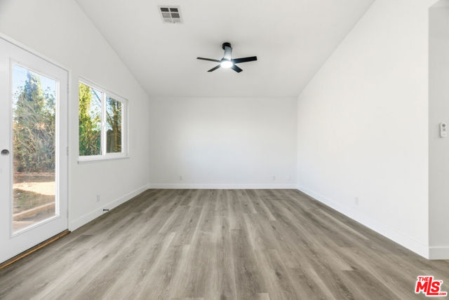 3531 Southview Court, Palmdale CA: https://media.crmls.org/mediaz/c70d623f-e33e-4699-a6e3-85673e975684.jpg