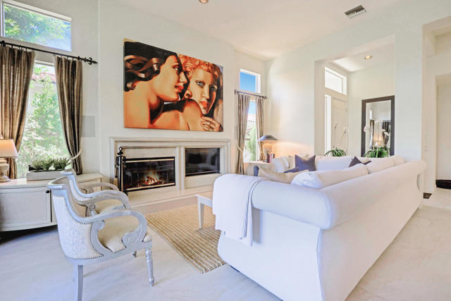 371 Indian Ridge Drive, Palm Desert CA: https://media.crmls.org/mediaz/c70da585-b977-4428-906b-9c2e7bbeabe0.jpg