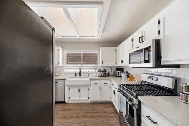 Detail Gallery Image 17 of 63 For 13139 Clipper Drive, Victorville,  CA 92395 - 4 Beds | 2 Baths
