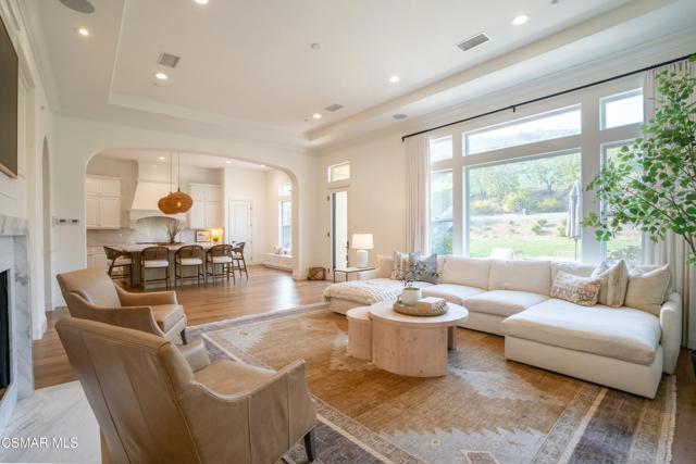 5675 Via Bonita, Newbury Park CA: https://media.crmls.org/mediaz/c70eb149-a9a3-46d8-bc75-dc1130aebf45.jpg