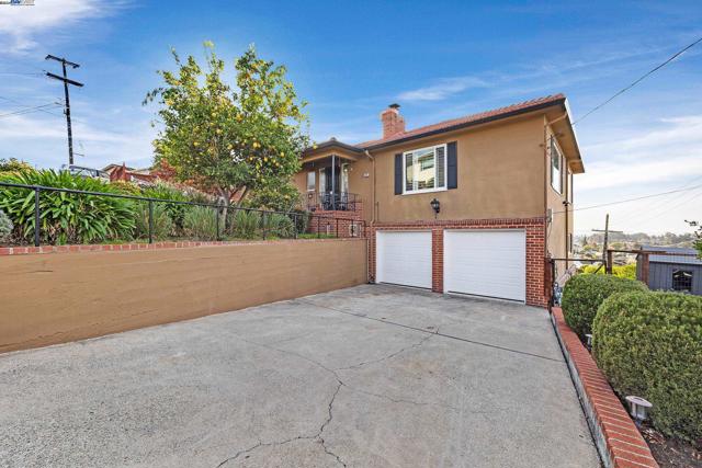 Image 56 of 60 For 1301 Juana Ave
