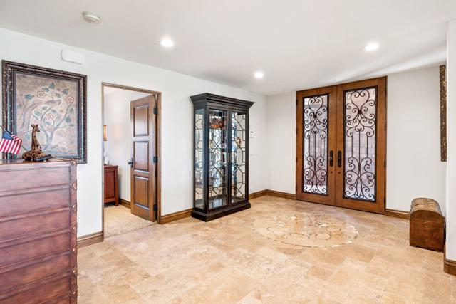 49006 Foxtail Lane, Palm Desert CA: https://media.crmls.org/mediaz/c7102183-a2cf-420a-8e81-3793601518d0.jpg