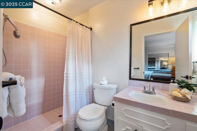 3503 Highland Ave, Redwood City CA: https://media.crmls.org/mediaz/c7114683-d071-4ce9-a485-d8a8e2074a45.jpg