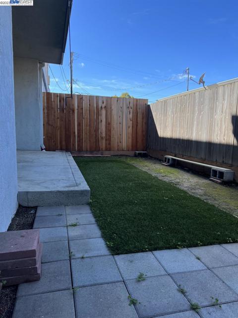 36976 Mulberry St, Newark CA: https://media.crmls.org/mediaz/c711a4a2-dc5c-41c8-b8e7-40a7c4667de0.jpg