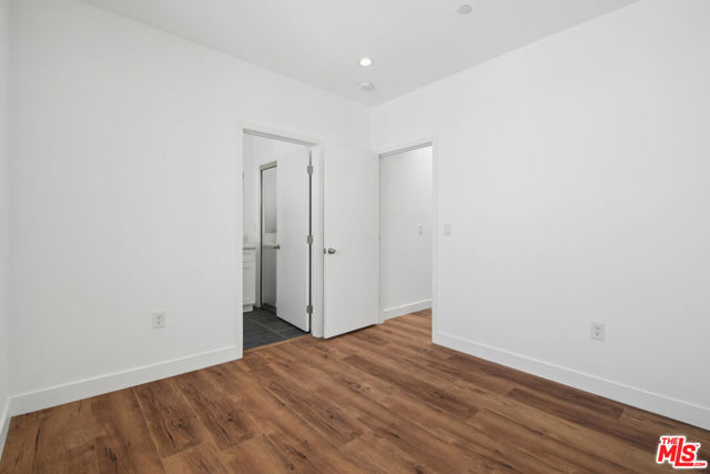 6336 Beck Avenue, 2 photo 17