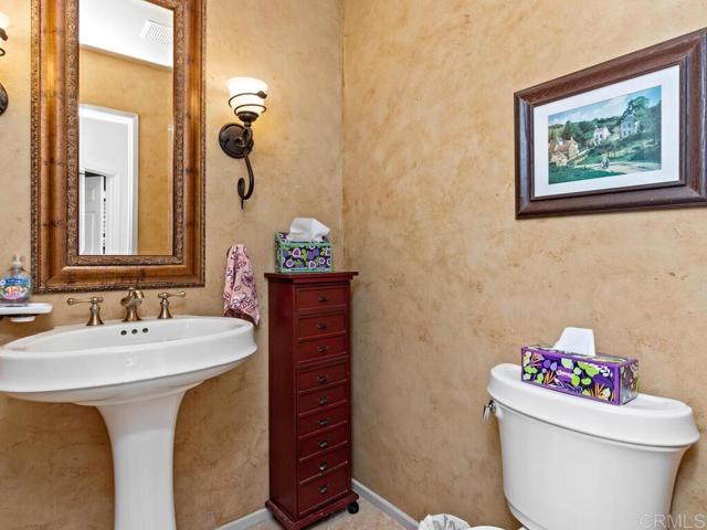 Detail Gallery Image 30 of 52 For 2533 Holly Valley Dr., Vista,  CA 92084 - 2 Beds | 2/1 Baths