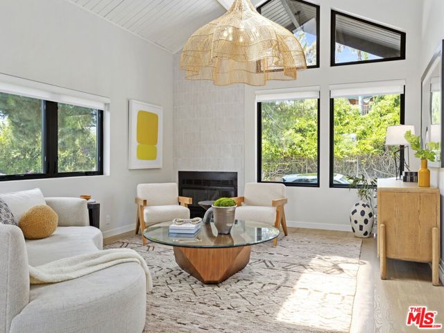 2304 Vestal Avenue, Los Angeles CA: https://media.crmls.org/mediaz/c7134cc6-25b3-4f53-82db-364dafc35f5e.jpg