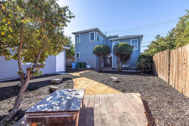 955 Virginia St, Berkeley CA: https://media.crmls.org/mediaz/c714033b-6d78-4ff3-ac20-1a05738b8518.jpg