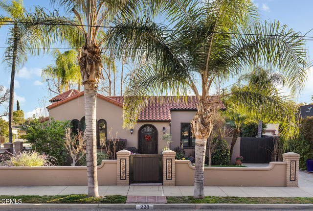 Detail Gallery Image 3 of 31 For 228 Oaks Ave, Monrovia,  CA 91016 - 3 Beds | 3/1 Baths