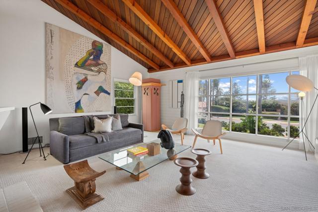 6423 Avenida Cresta, La Jolla CA: https://media.crmls.org/mediaz/c714da16-2a8c-49f8-842f-8e249337b2fa.jpg